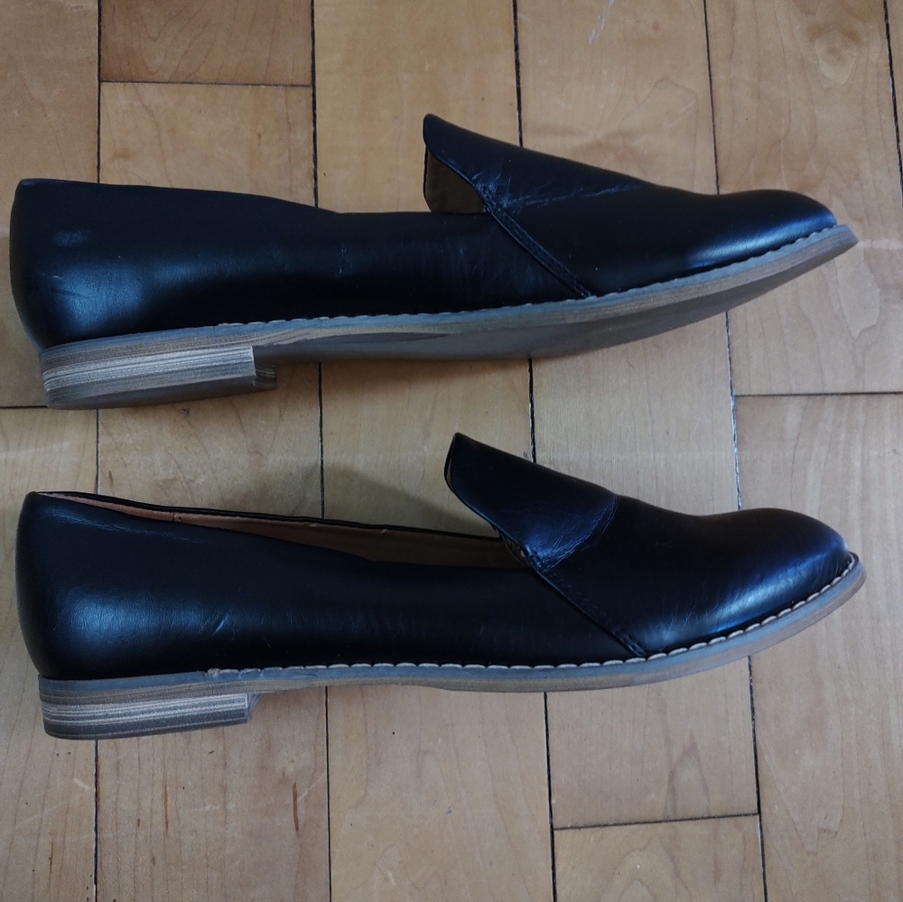 Indigo Rd Irhani Black Vegan Leather Loafers - Picture 5 of 10
